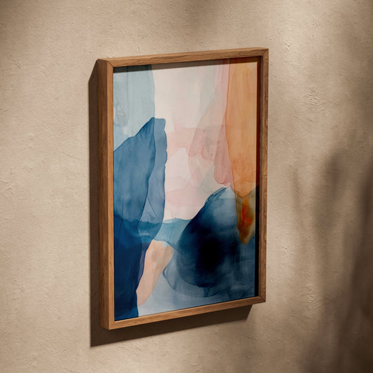 Affiche Abstract Watercolor, affiche dans un cadre en chêne posé de biais sur un mur texturé