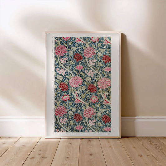 Cray - William Morris - Affiche Arts & Crafts, affiche encadrée posée au sol, cadre bois clair