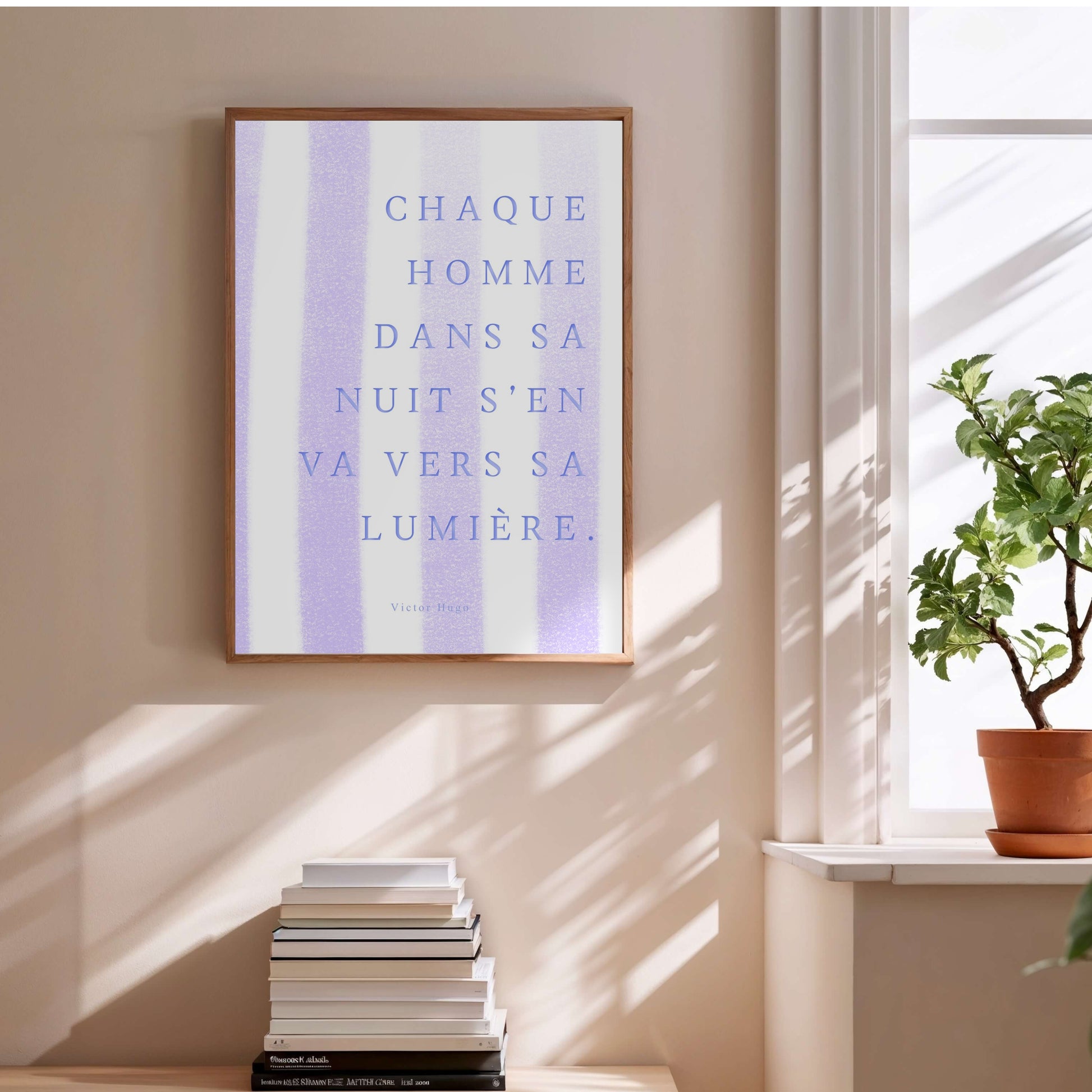 Affiche citation "Chaque homme dans sa nuit s’en va vers sa lumière" en situation