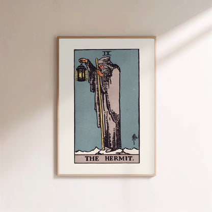 Arcane IX - L'Hermite (The Hermit) - Affiche Tarot Rider-Waite-Smith en situation