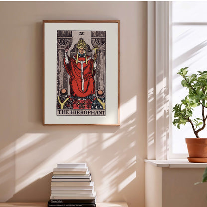 Arcane V - Le Hiérophante (The Hierophant) - Affiche Tarot Rider-Waite-Smith en situation