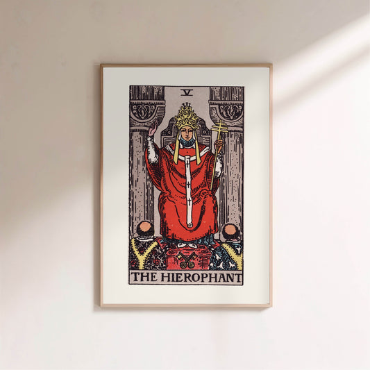Arcane V - Le Hiérophante (The Hierophant) - Affiche Tarot Rider-Waite-Smith en situation