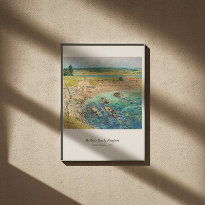 Bailey's Beach, Newport, Childe Hassam, affiche encadrée sur un mur beige, ombres de fenêtre