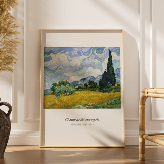 Champ de blé aux cyprès, Van Gogh | Affiche Art Premium, affiche encadrée dans un intérieur élégant, herbes séchées et chaise