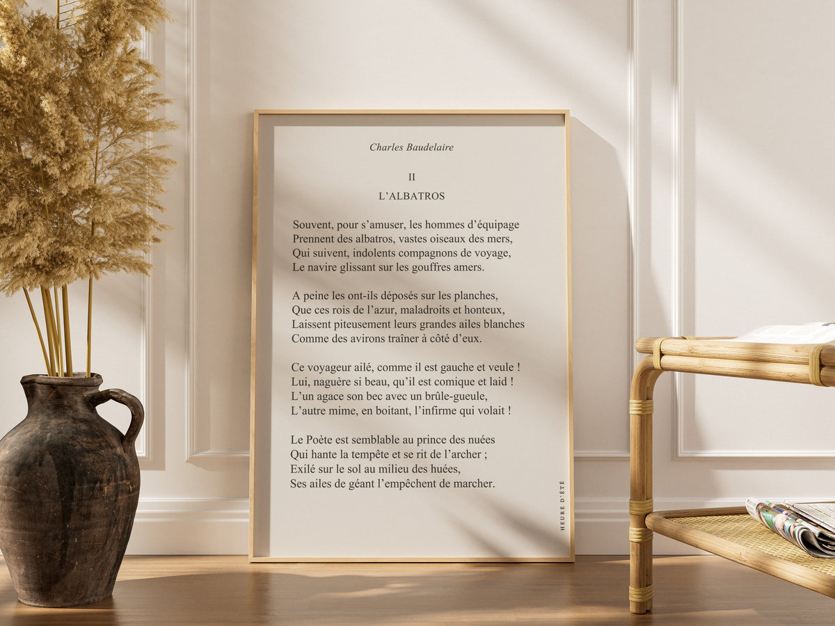 L'Albatros - Charles Baudelaire | Poster Poésie, affiche encadrée dans un intérieur élégant, cadre bois clair