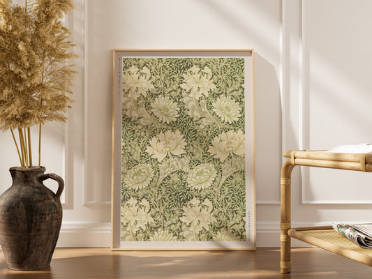 Chrysanthemum - William Morris - Affiche Arts & Crafts, affiche encadrée dans un intérieur élégant, cadre bois clair