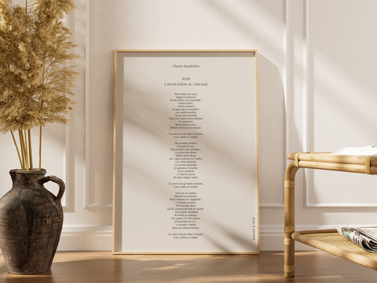 L'invitation au voyage - Charles Baudelaire | Poster Poésie, affiche encadrée dans un intérieur élégant, cadre bois clair