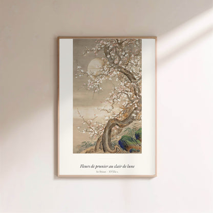 Fleurs de prunier au clair de lune, So Shizan, affiche encadrée sur un mur clair