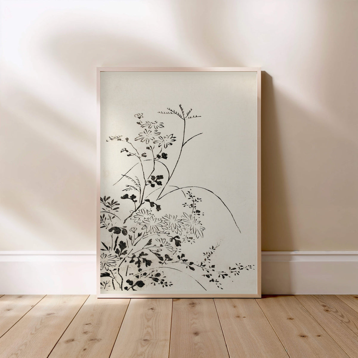 Fleurs Sauvages - Estampe Japonaise à l'Encre, affiche encadrée posée au sol, cadre bois clair