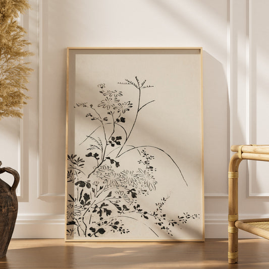 Fleurs Sauvages - Estampe Japonaise à l'Encre, affiche encadrée dans un intérieur élégant, herbes séchées et chaise en rotin