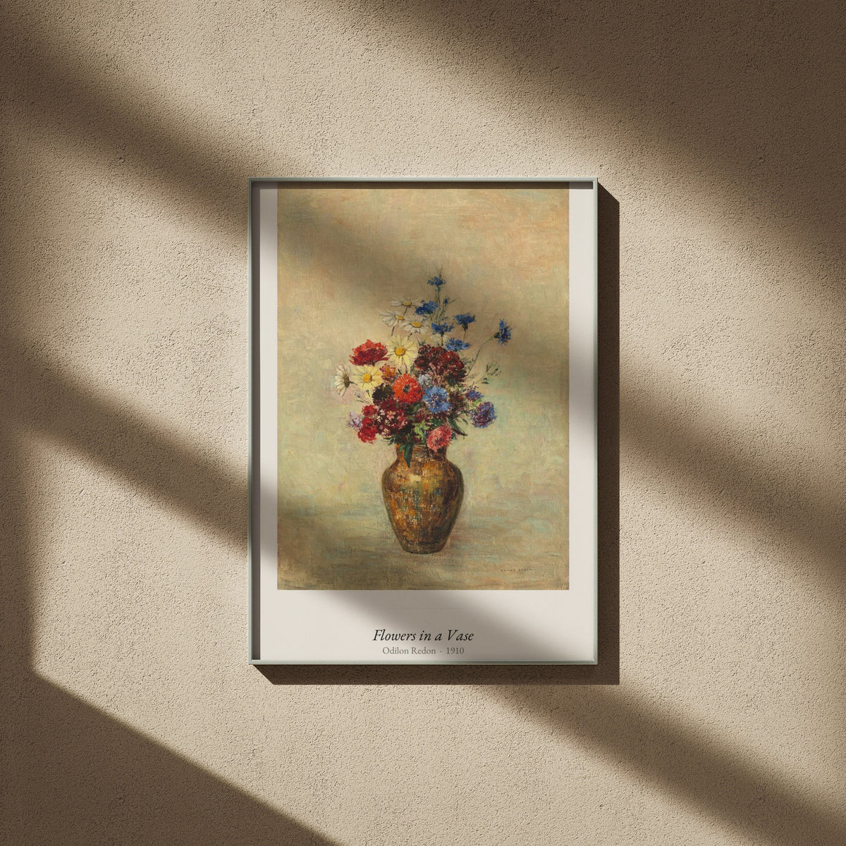 Flowers in a Vase, Odilon Redon | Affiche Art Premium, affiche encadrée sur un mur beige, ombres de fenêtre