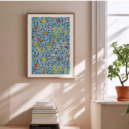 Four Fruits - William Morris - Affiche Arts & Crafts en situation