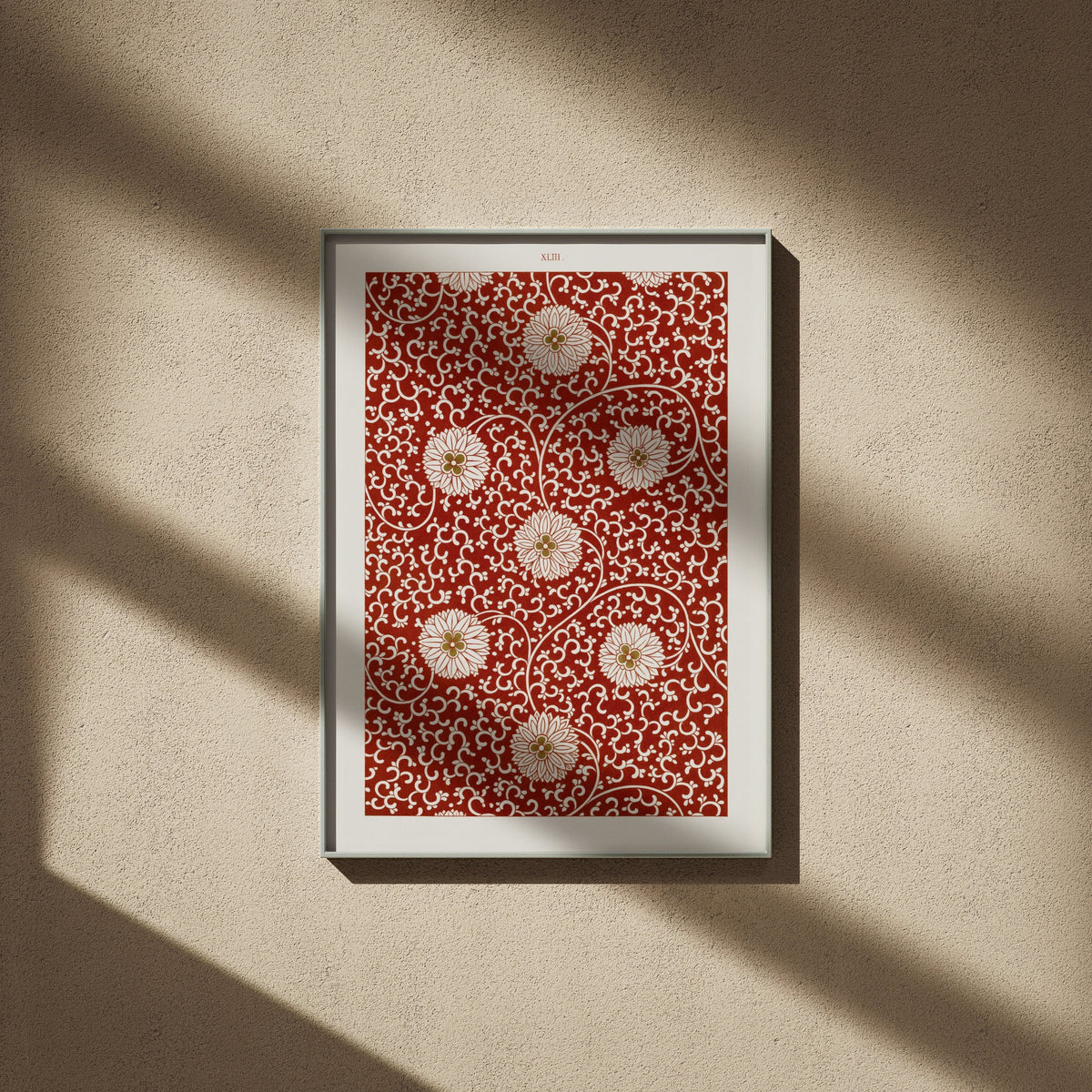 Motif chinois Pl. XLIII - Owen Jones, affiche encadrée sur un mur beige, ombres de fenêtre