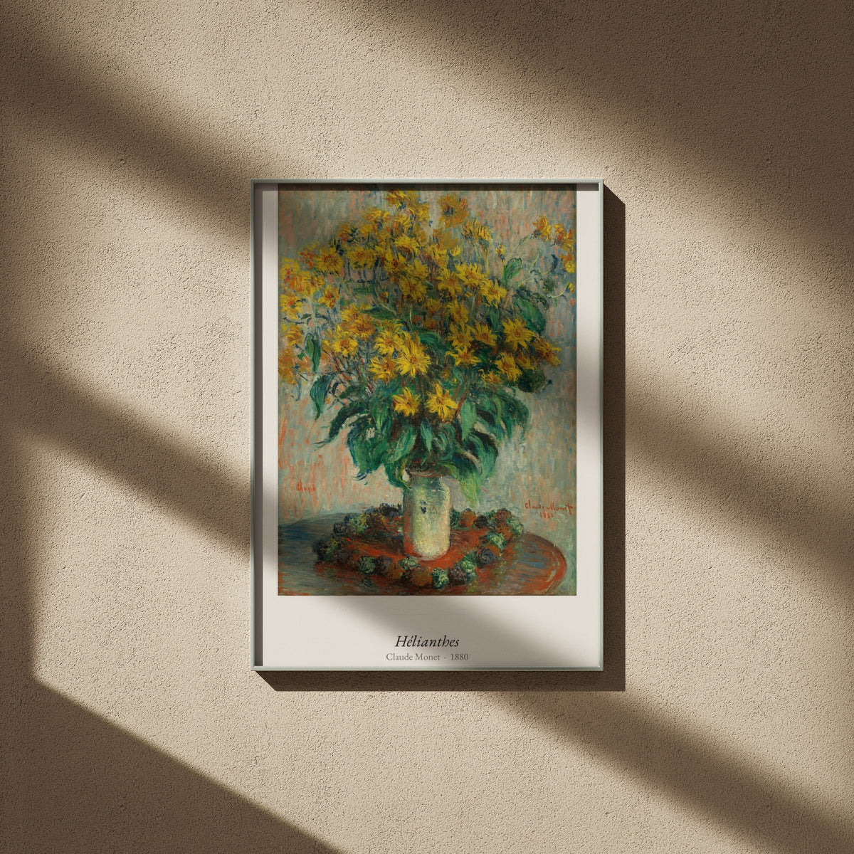 Hélianthes, Claude Monet | Affiche Art Premium, affiche encadrée sur un mur beige, ombres de fenêtre