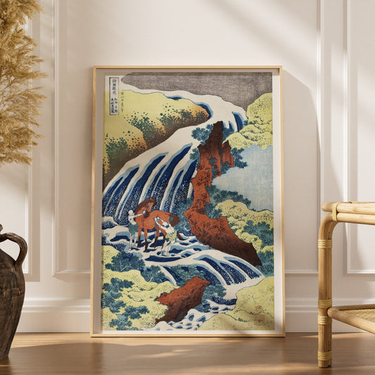 Cascade de Yoshino - Hokusai - Affiche Estampe Japonaise, affiche encadrée dans un intérieur élégant, herbes séchées et chais