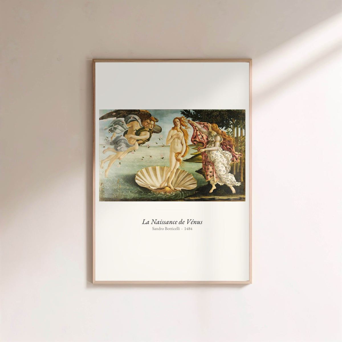 La Naissance de Vénus, Botticelli | Affiche Art Premium, affiche encadrée sur un mur clair