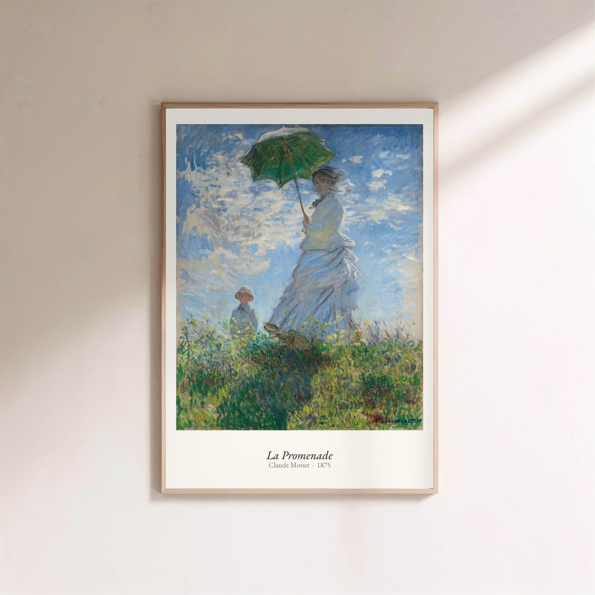 La Promenade, Claude Monet | Affiche Art Premium, affiche encadrée sur un mur clair