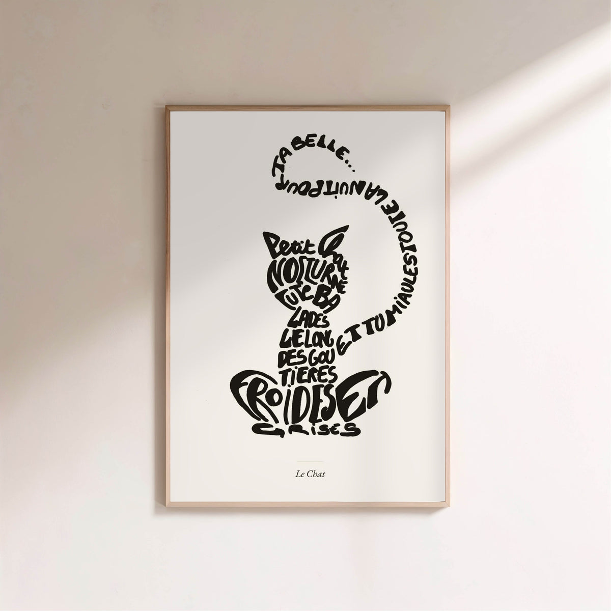 Le Chat | Affiche Calligramme inspirée d'Apollinaire, affiche encadrée sur un mur clair
