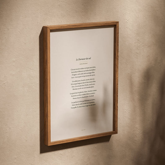Le Dormeur du val - Rimbaud - Affiche Citation Poésie, affiche dans un cadre en chêne posé de biais sur un mur texturé