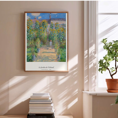 Le Jardin de Vétheuil, Claude Monet, affiche encadrée au-dessus d'une pile de livres