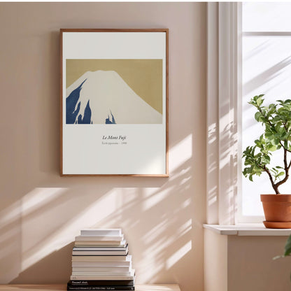 Le Mont Fuji, École japonaise | Affiche Art Premium, affiche encadrée au-dessus d'une pile de livres