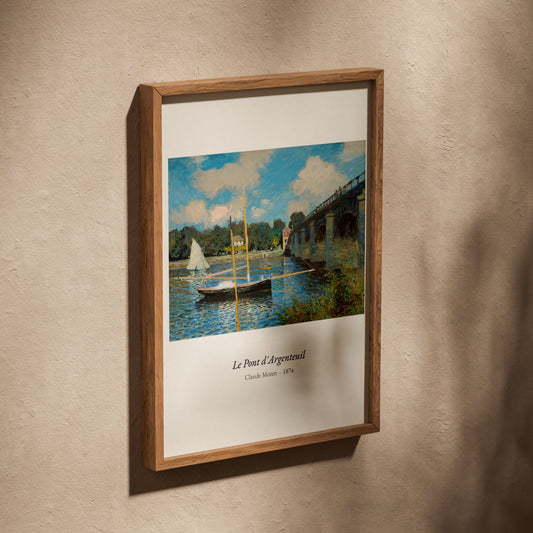 Le Pont d'Argenteuil, Claude Monet, affiche dans un cadre en chêne posé de biais sur un mur texturé