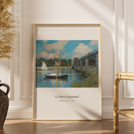 Le Pont d'Argenteuil, Claude Monet, affiche encadrée dans un intérieur élégant, herbes séchées et chaise en rotin