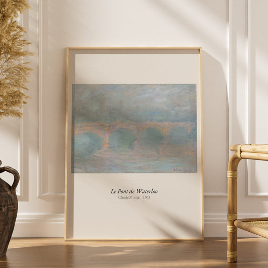 Le Pont de Waterloo, Claude Monet | Affiche Art Premium, affiche encadrée dans un intérieur élégant, herbes séchées et chaise