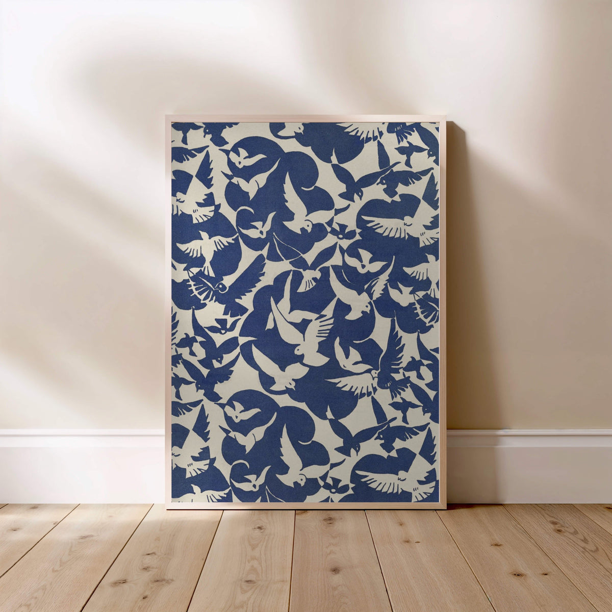 Les Oiseaux, Raoul Dufy | Affiche Art Premium, affiche encadrée posée au sol, cadre bois clair
