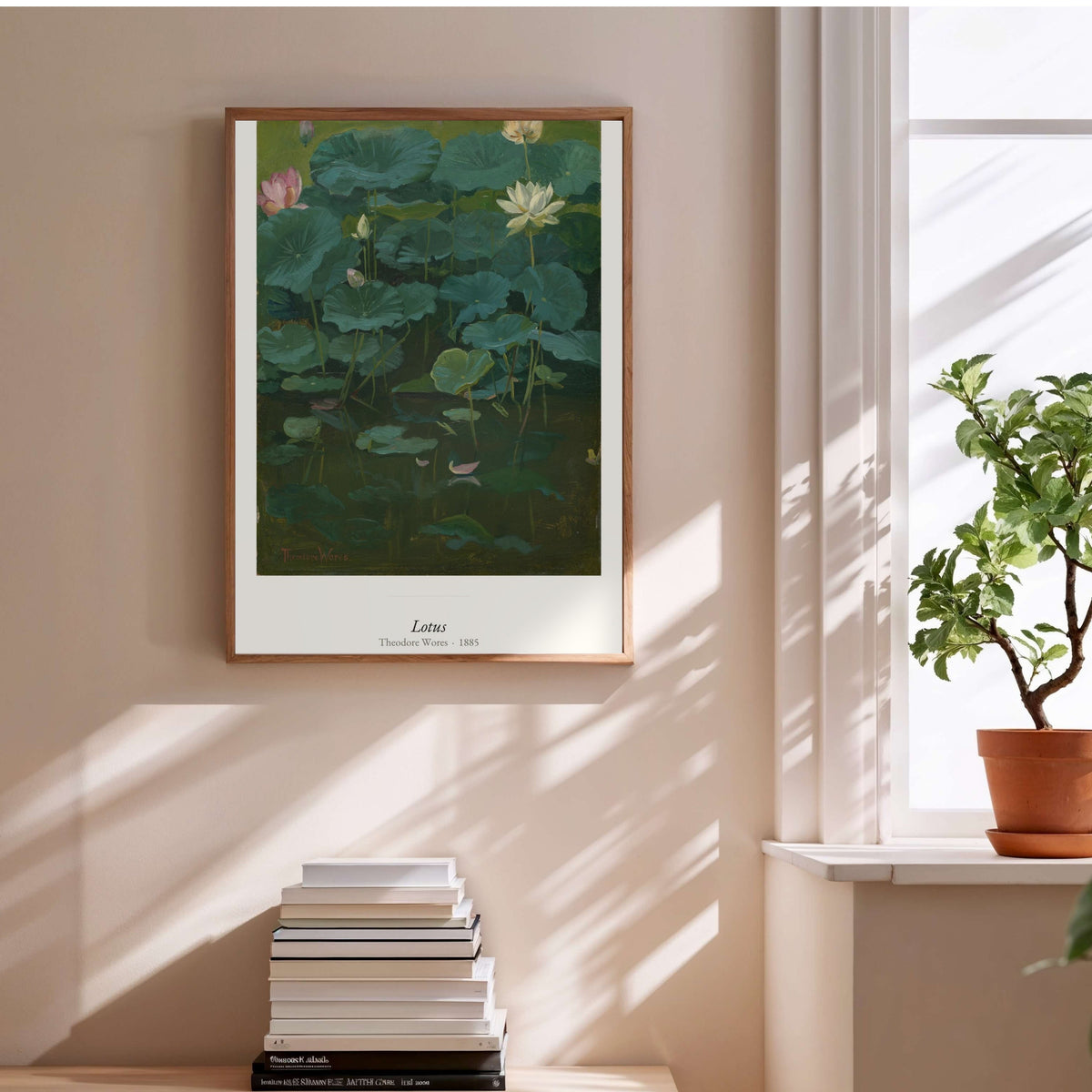 Lotus, Theodore Wores | Affiche Art Premium, affiche encadrée au-dessus d'une pile de livres