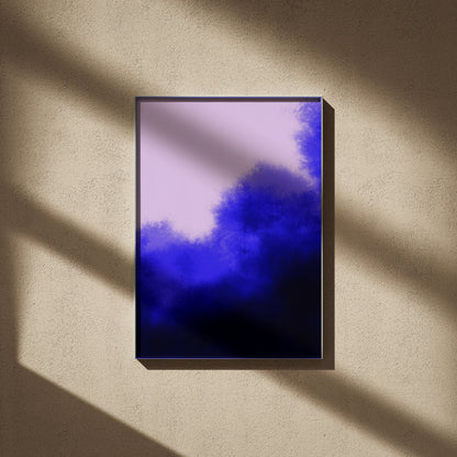 Stillness No. 3 en 50x70, encadré sur un mur beige, ombres de fenêtre
