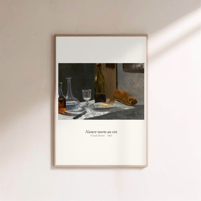 Nature morte au vin, Claude Monet | Affiche Art Premium, affiche encadrée sur un mur clair