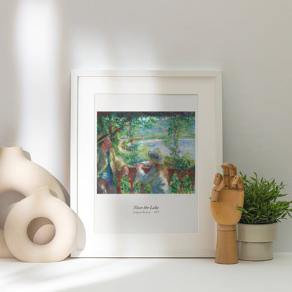 Near the Lake, Auguste Renoir | Affiche Art Premium, affiche encadrée posée près d'un vase blanc, lumière rasante