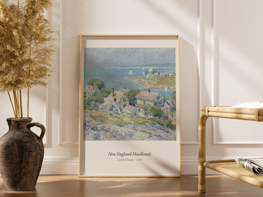 New England Headlands, Childe Hassam | Affiche Art Premium, affiche encadrée dans un intérieur élégant, cadre bois clair