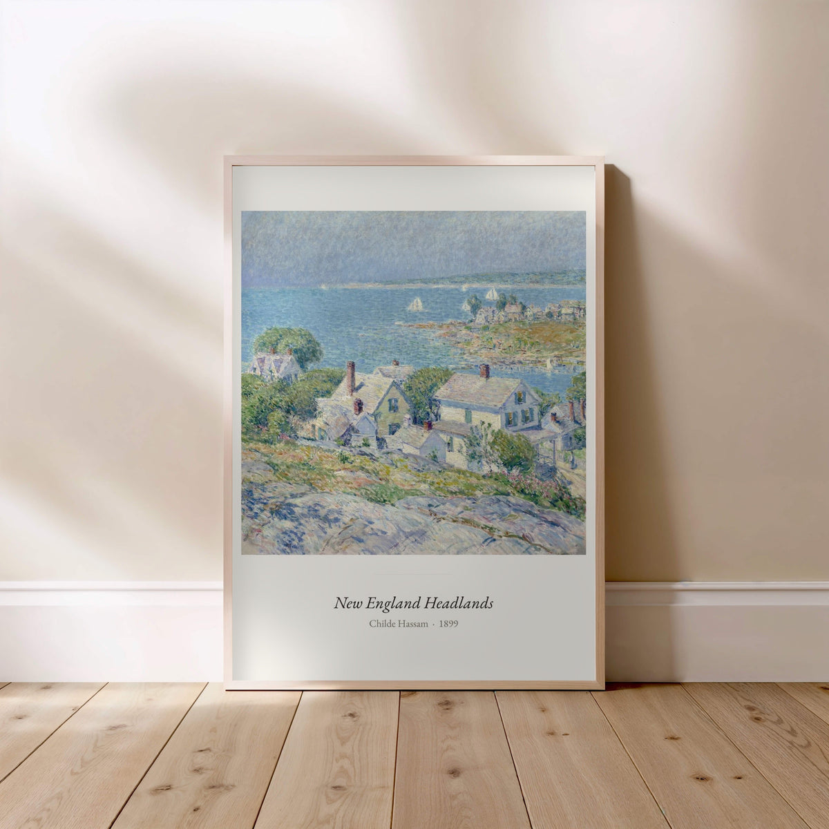 New England Headlands, Childe Hassam, affiche encadrée posée au sol, cadre bois clair