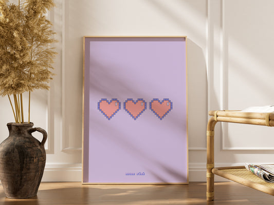 Retro Gaming Pixel Heart | Poster Rétro, affiche encadrée dans un intérieur élégant, cadre bois clair