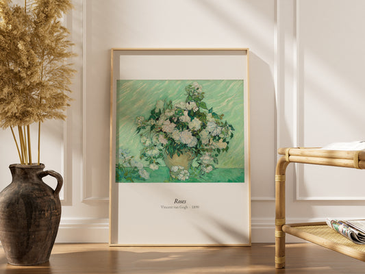 Roses, Vincent van Gogh | Affiche Art Premium, affiche encadrée dans un intérieur élégant, cadre bois clair