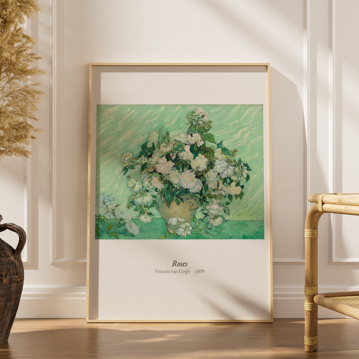Roses, Vincent van Gogh | Affiche Art Premium, affiche encadrée dans un intérieur élégant, herbes séchées et chaise en rotin