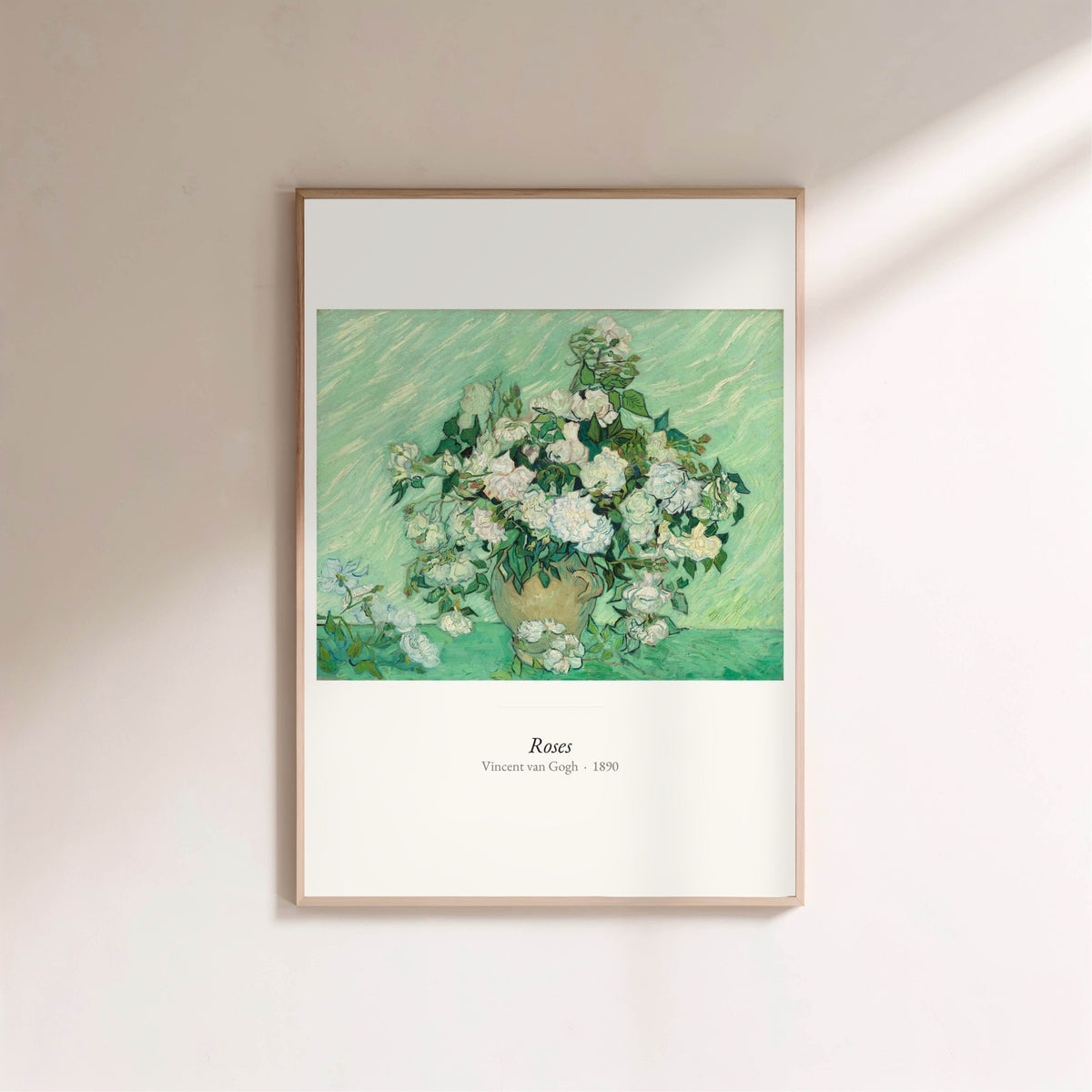 Roses, Vincent van Gogh | Affiche Art Premium, affiche encadrée sur un mur clair