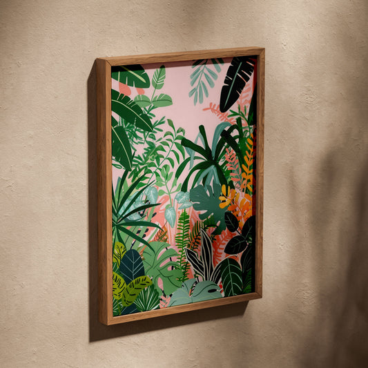Pink Jungle | Poster Jardin, affiche dans un cadre en chêne posé de biais sur un mur texturé