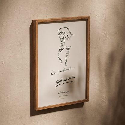 Tout terriblement - Apollinaire - Affiche Calligramme Poésie, affiche dans un cadre en chêne posé de biais sur un mur texturé