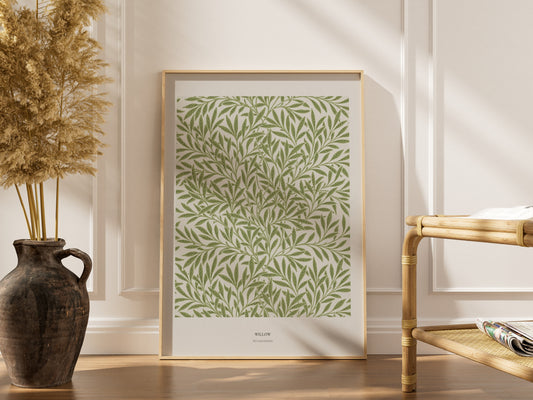 Willow - William Morris - Affiche Arts & Crafts, affiche encadrée dans un intérieur élégant, cadre bois clair