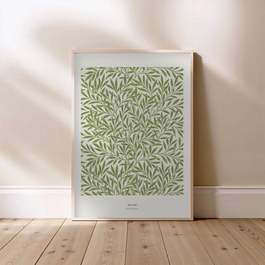 Willow - William Morris - Affiche Arts & Crafts, affiche encadrée posée au sol, cadre bois clair